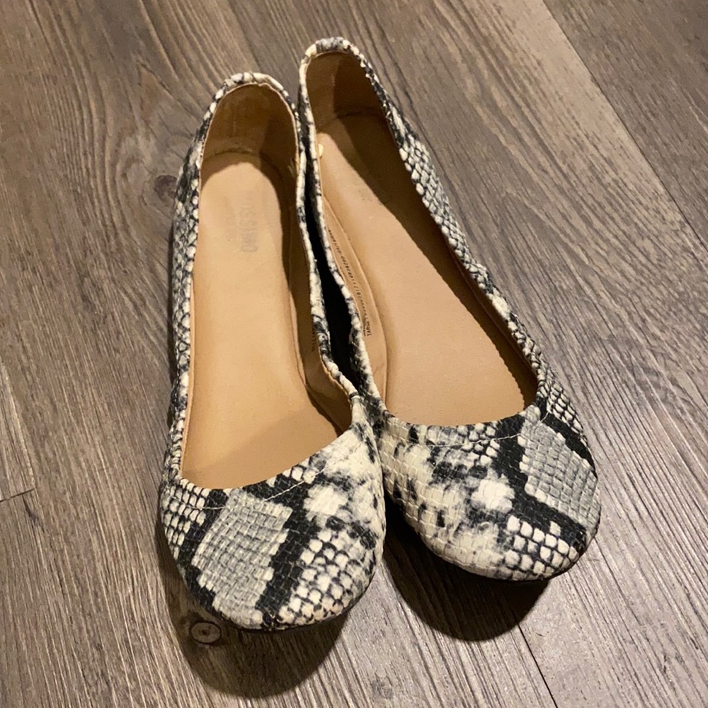 Snakeskin ballet flats